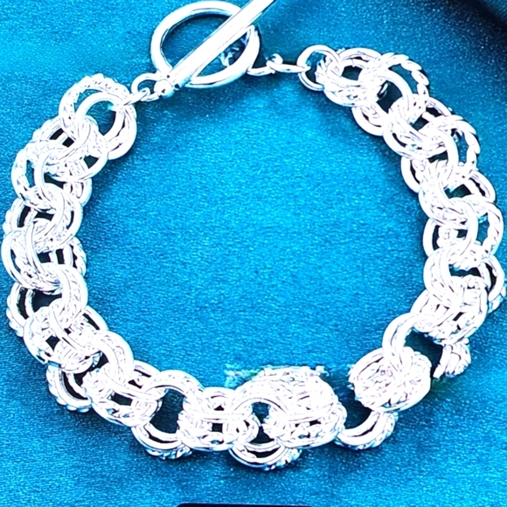Elegant Silver Chain Bracelet